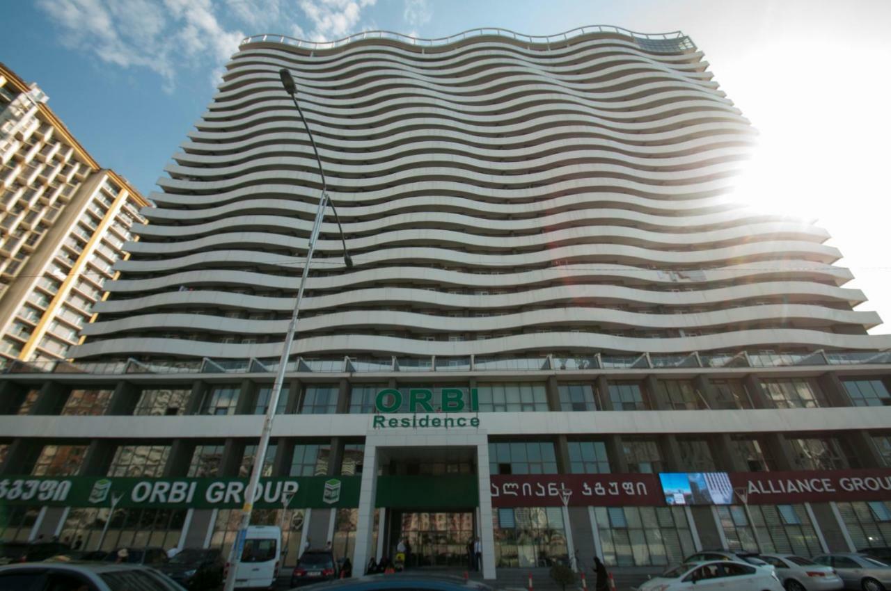 Orbi Apart Hotel In Front Of Aquapark Batoemi Buitenkant foto